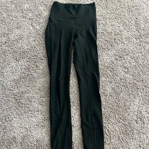 Black Lululemon with textured pattern